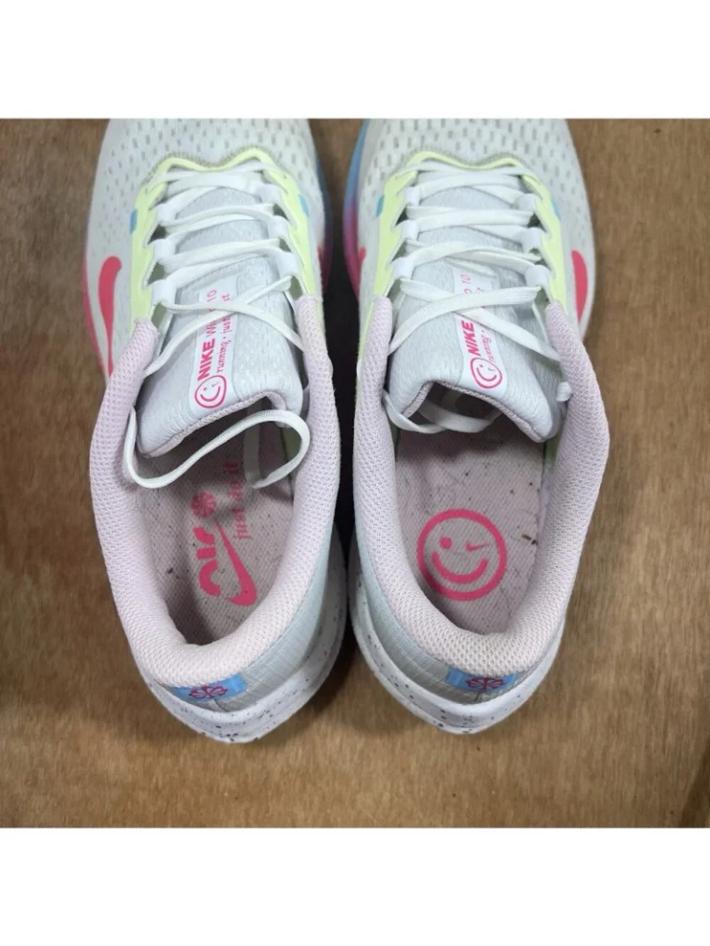 Nike Air Winflo 10 Womens Size 11.5 White Pink Gray Athletic Running Shoes